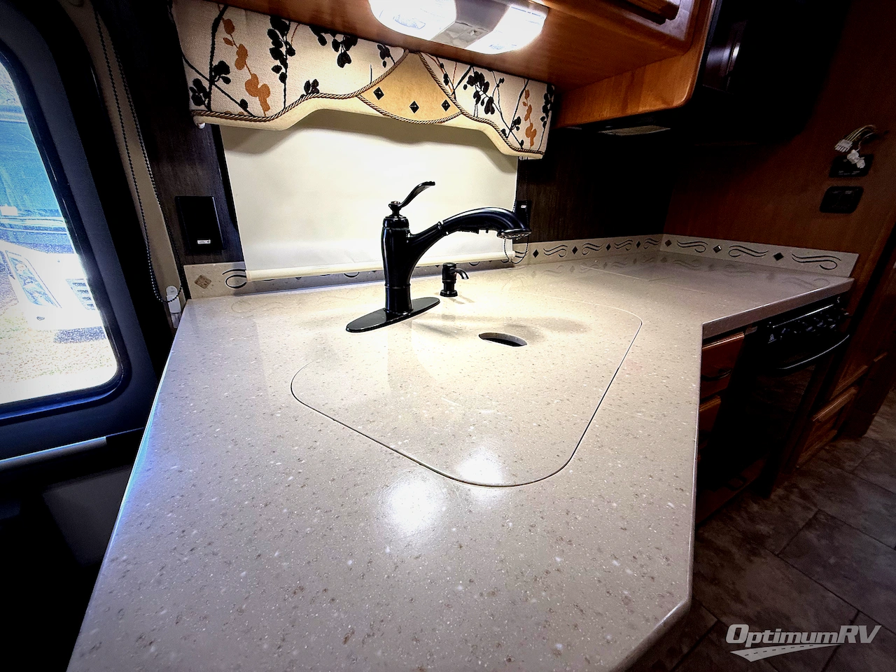 2013 Tiffin Allegro 32 CA Photo 15