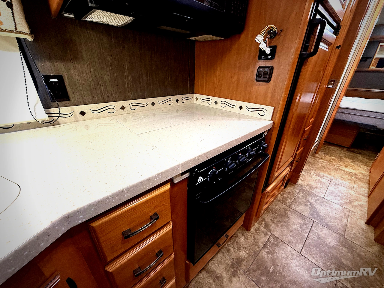 2013 Tiffin Allegro 32 CA Photo 17