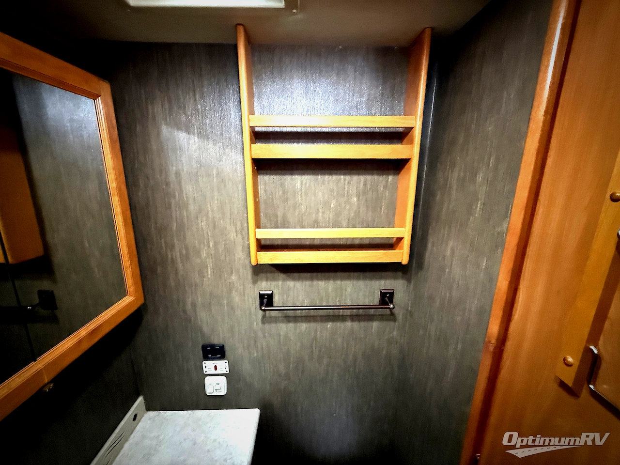 2013 Tiffin Allegro 32 CA Photo 25