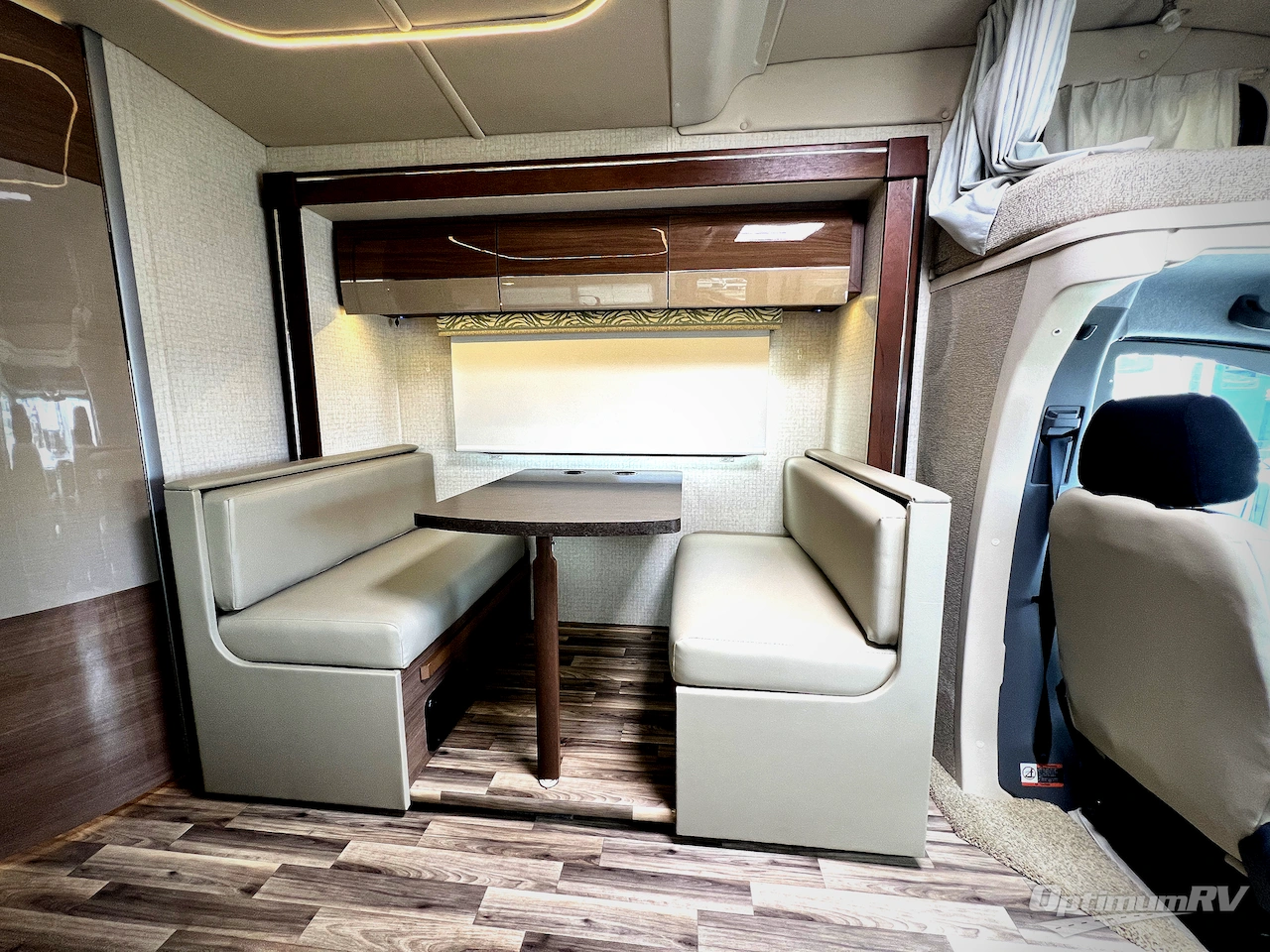 2017 Winnebago Navion 24G Photo 10