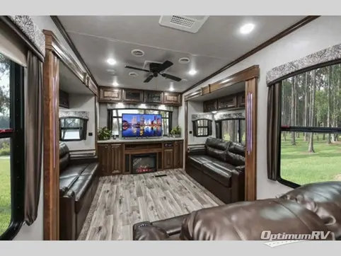 2018 Heartland Bighorn Traveler 39RD RV Photo 2