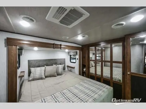 2018 Heartland Bighorn Traveler 39RD RV Photo 4