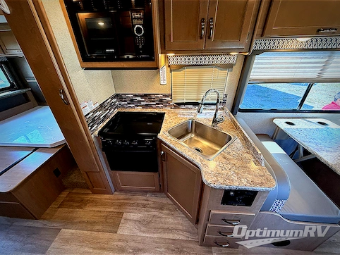 2017 Thor FREEDOM ELITE 26HE RV Photo 3