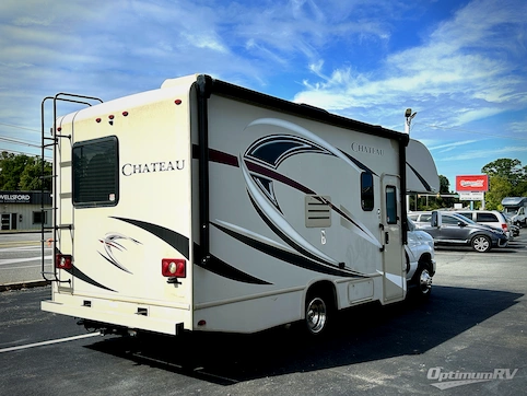 2018 Thor Chateau 22B RV Photo 2