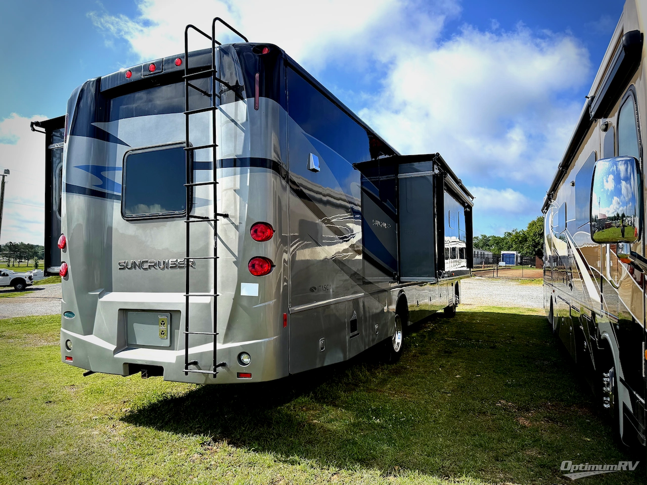 2014 Itasca Suncruiser 38Q Photo 2