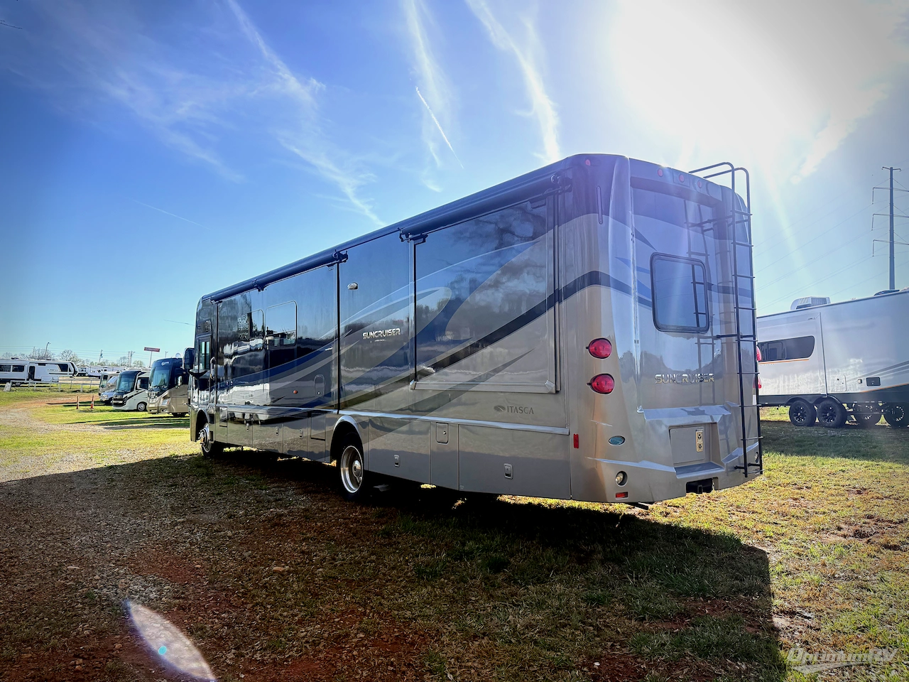 2014 Itasca Suncruiser 38Q Photo 3