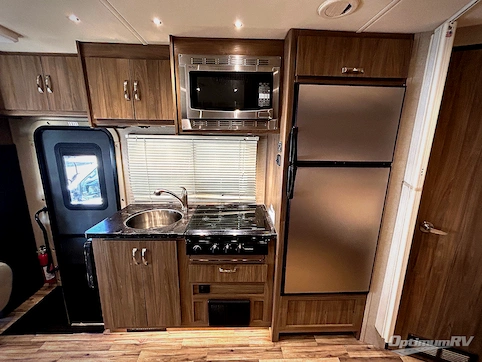 2018 Dynamax isata 3 24FW RV Photo 3