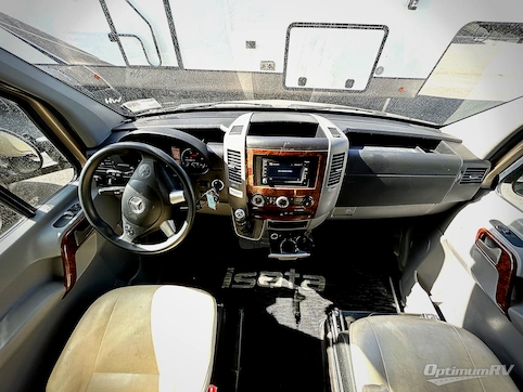 2018 Dynamax isata 3 24FW RV Photo 2