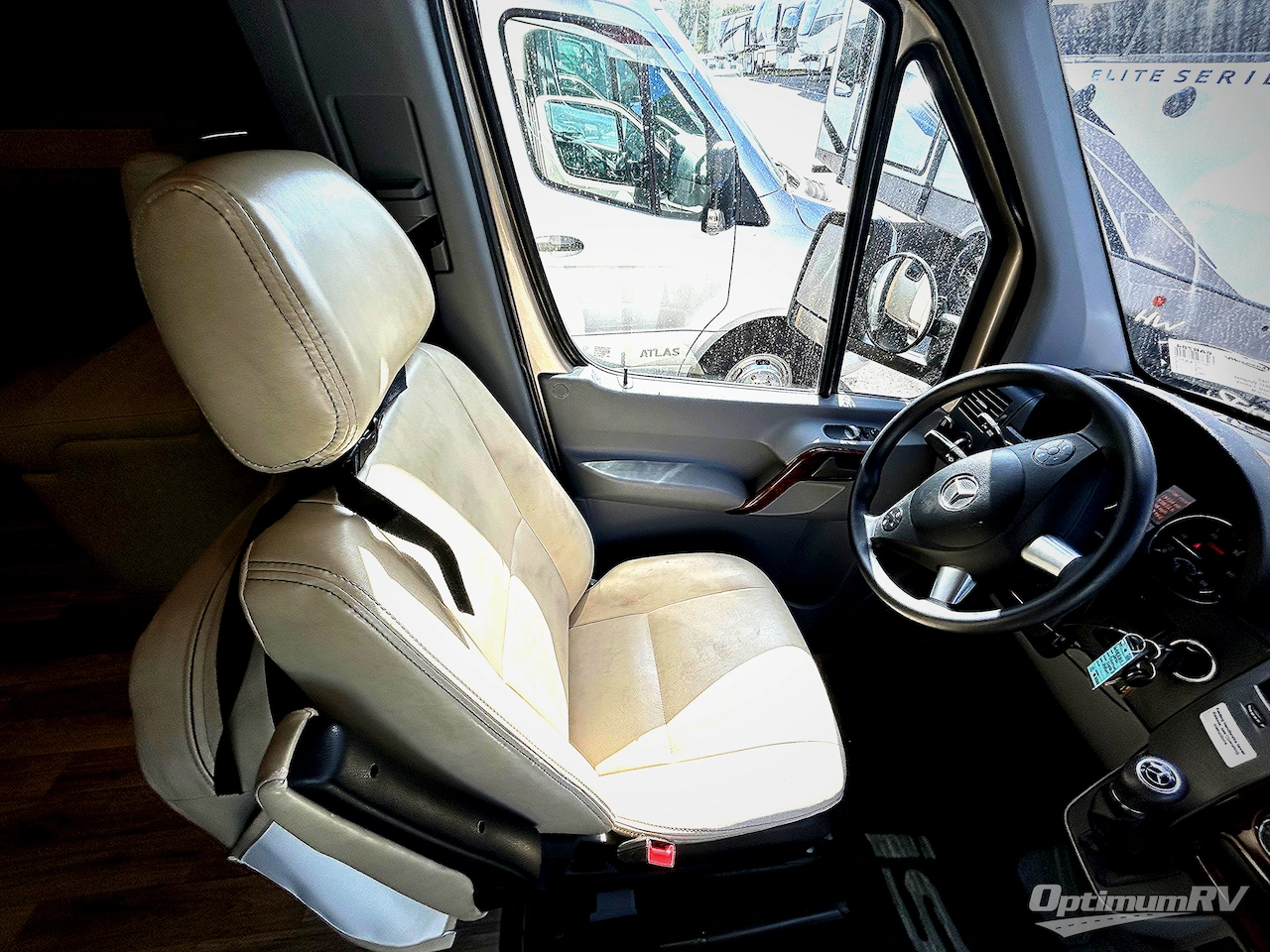 2018 Dynamax isata 3 24FW Photo 2