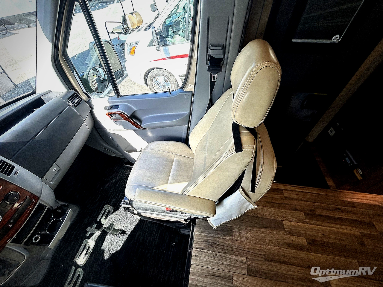 2018 Dynamax isata 3 24FW Photo 3