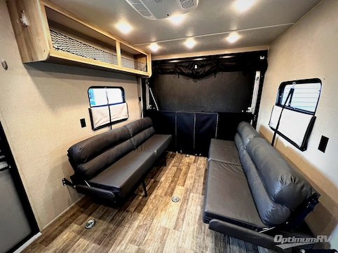 2021 Coachmen Catalina Legacy 323BHDSCK RV Photo 4