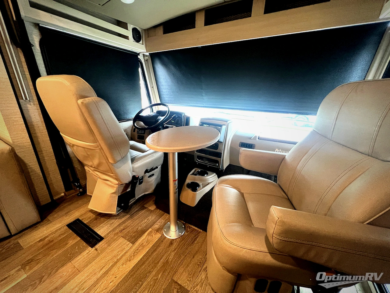 2020 Winnebago Adventurer 36Z Photo 7
