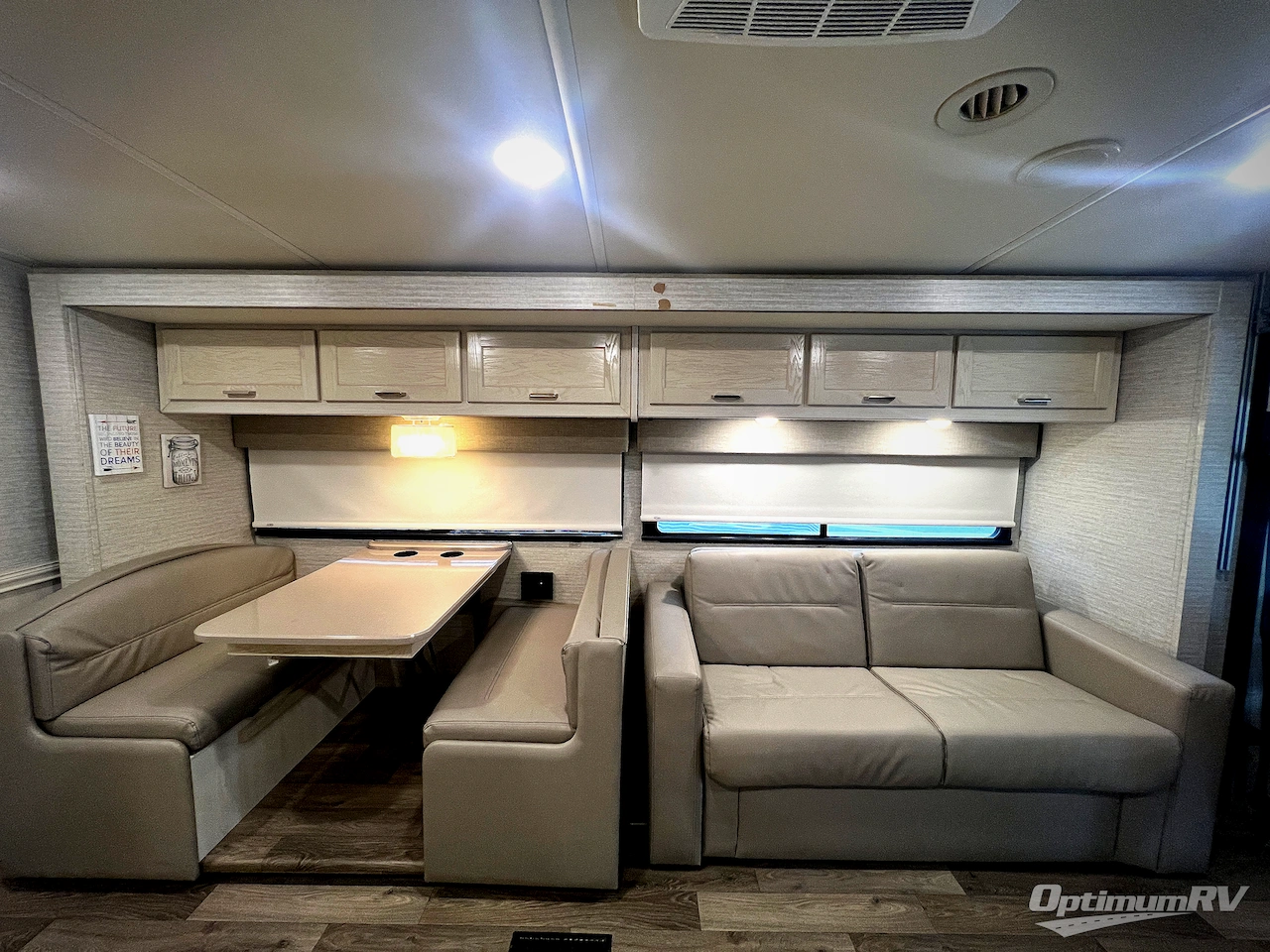 2020 Winnebago Adventurer 36Z Photo 13