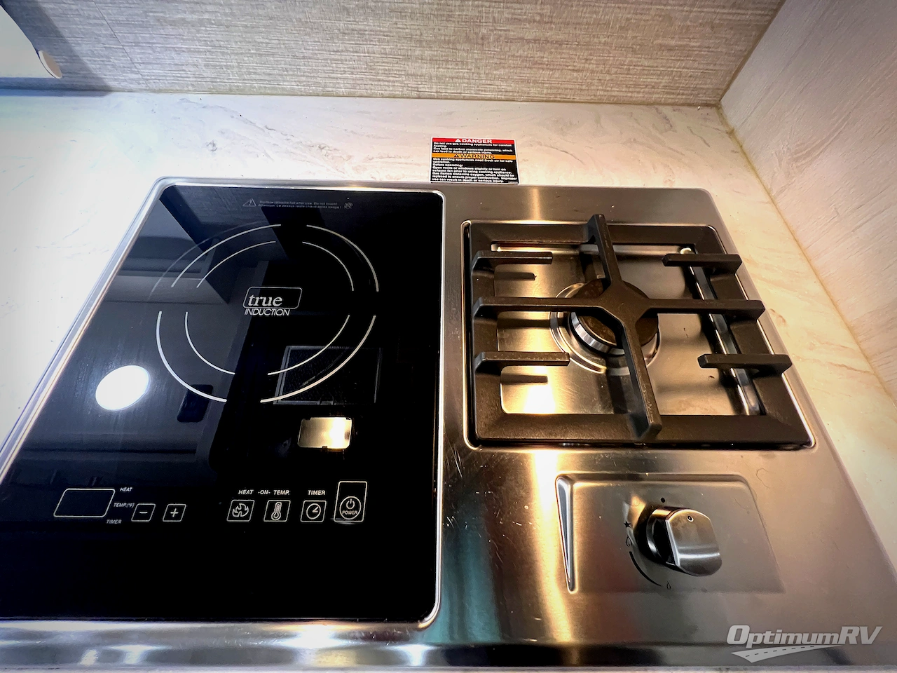 2020 Winnebago Adventurer 36Z Photo 17