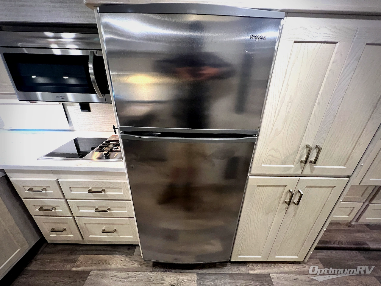 2020 Winnebago Adventurer 36Z Photo 18