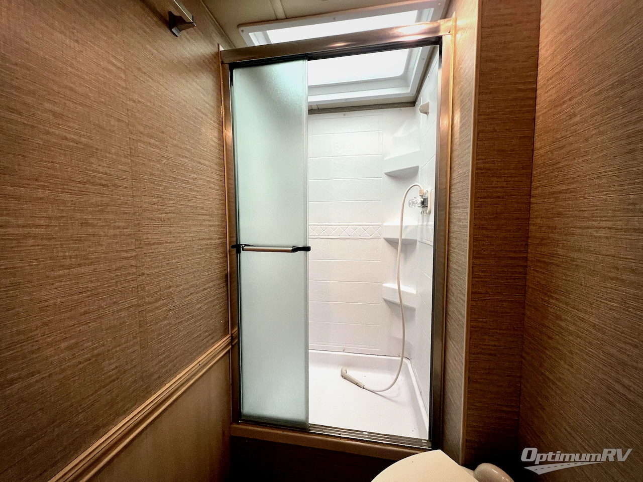 2020 Winnebago Adventurer 36Z Photo 26