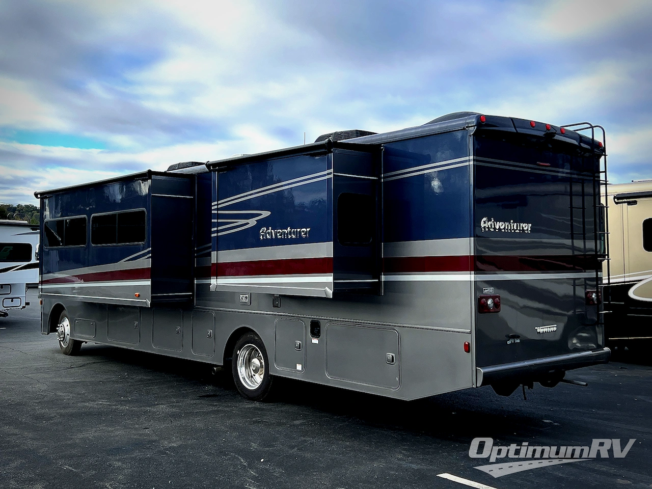 2020 Winnebago Adventurer 36Z Photo 3