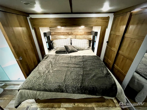 2020 Keystone Fuzion 430 RV Photo 4