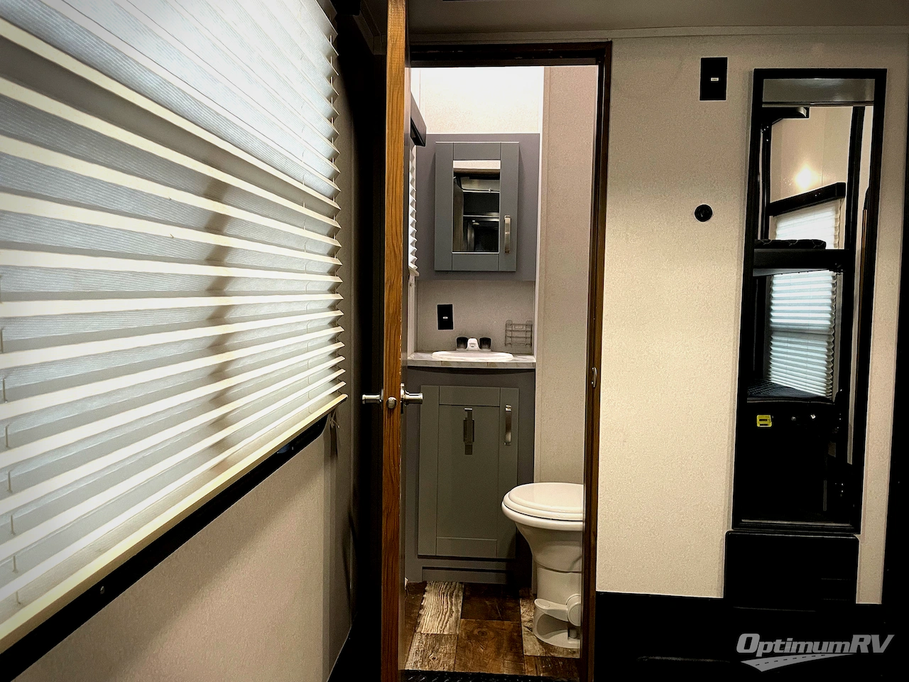 2020 Keystone Fuzion 430 Photo 5