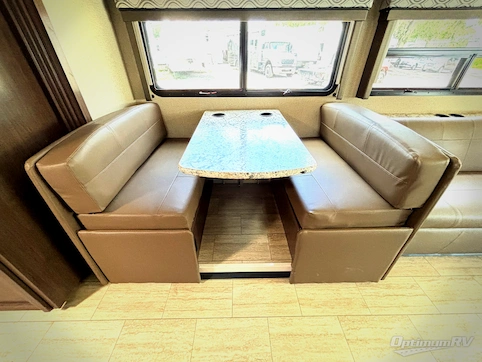 2019 Thor Freedom Traveler A27 RV Photo 3