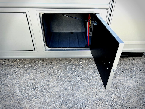 2025 East To West Bravado 33DS RV Photo 4