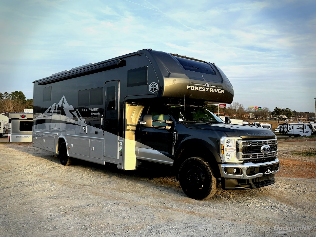 2025 East To West Bravado 33DS Photo 1