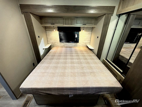 2026 Coachmen Catalina Legacy Edition 333DORM RV Photo 2