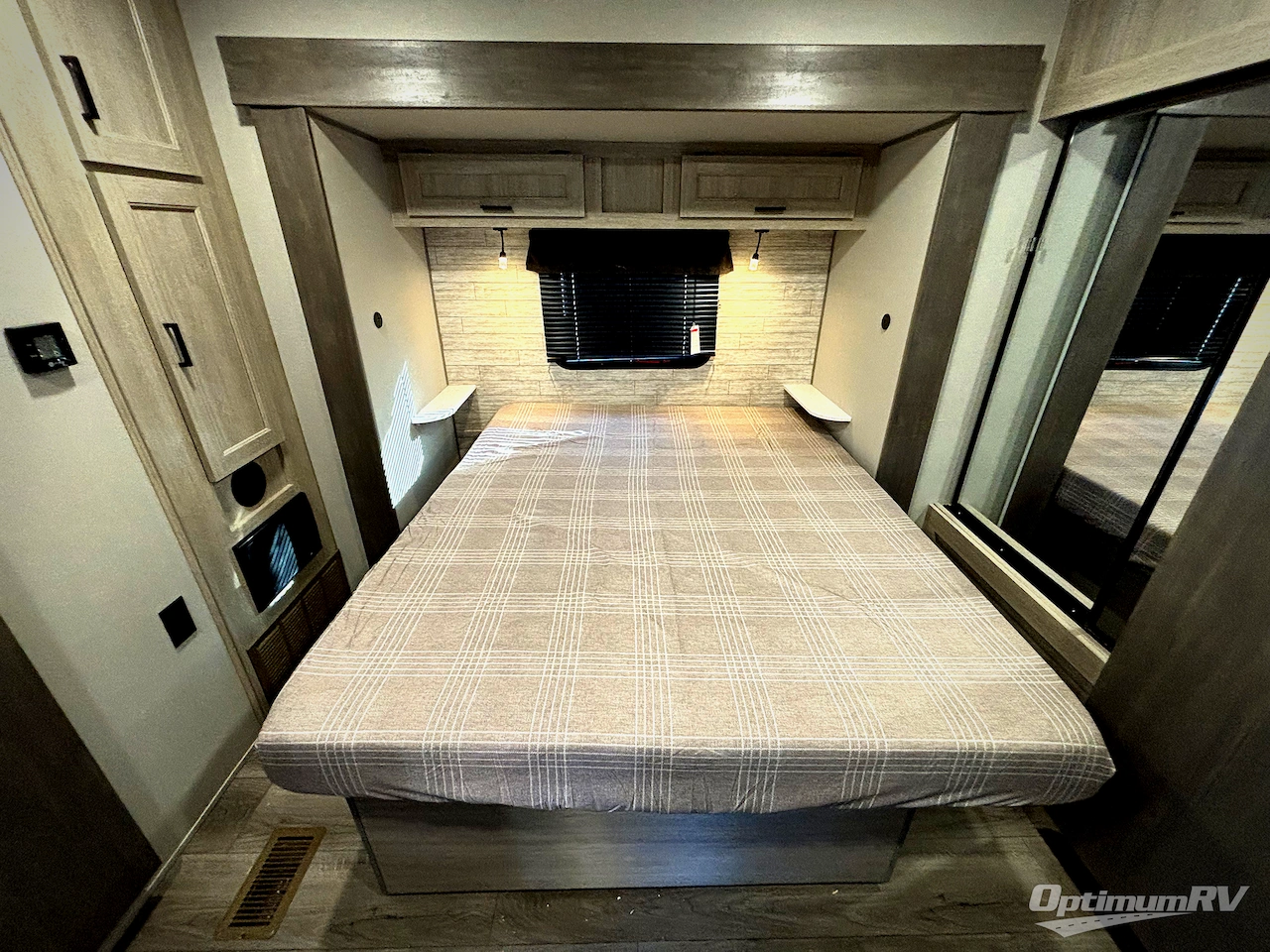 2026 Coachmen Catalina Legacy Edition 323MAZE Photo 9