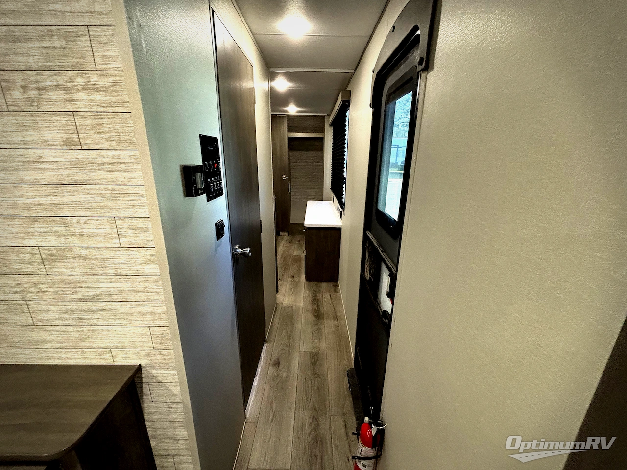 2026 Coachmen Catalina Legacy Edition 323MAZE Photo 7