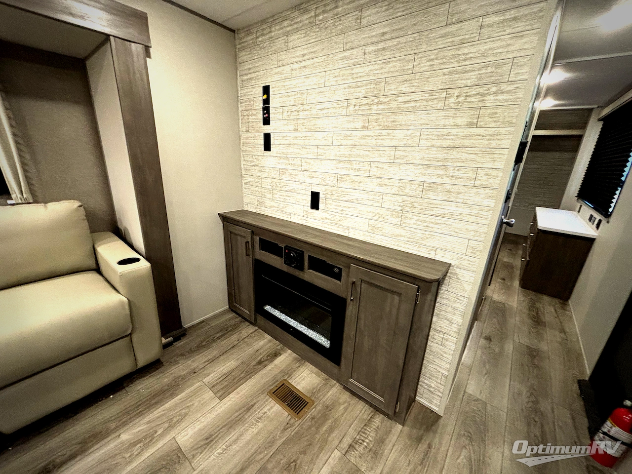 2026 Coachmen Catalina Legacy Edition 323MAZE Photo 14