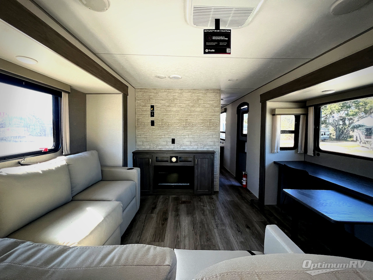 2026 Coachmen Catalina Legacy Edition 323MAZE Photo 4