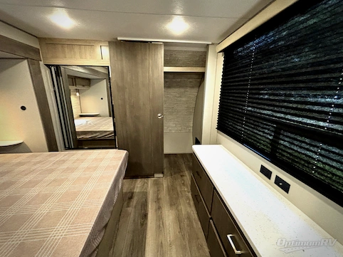 2026 Coachmen Catalina Legacy Edition 343BHTS RV Photo 2