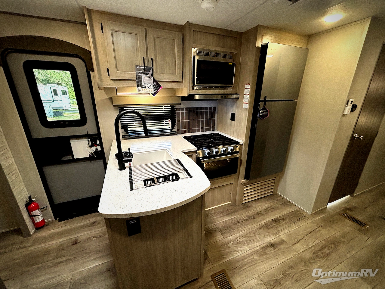 2026 Coachmen Catalina Legacy Edition 343BHTS Photo 13