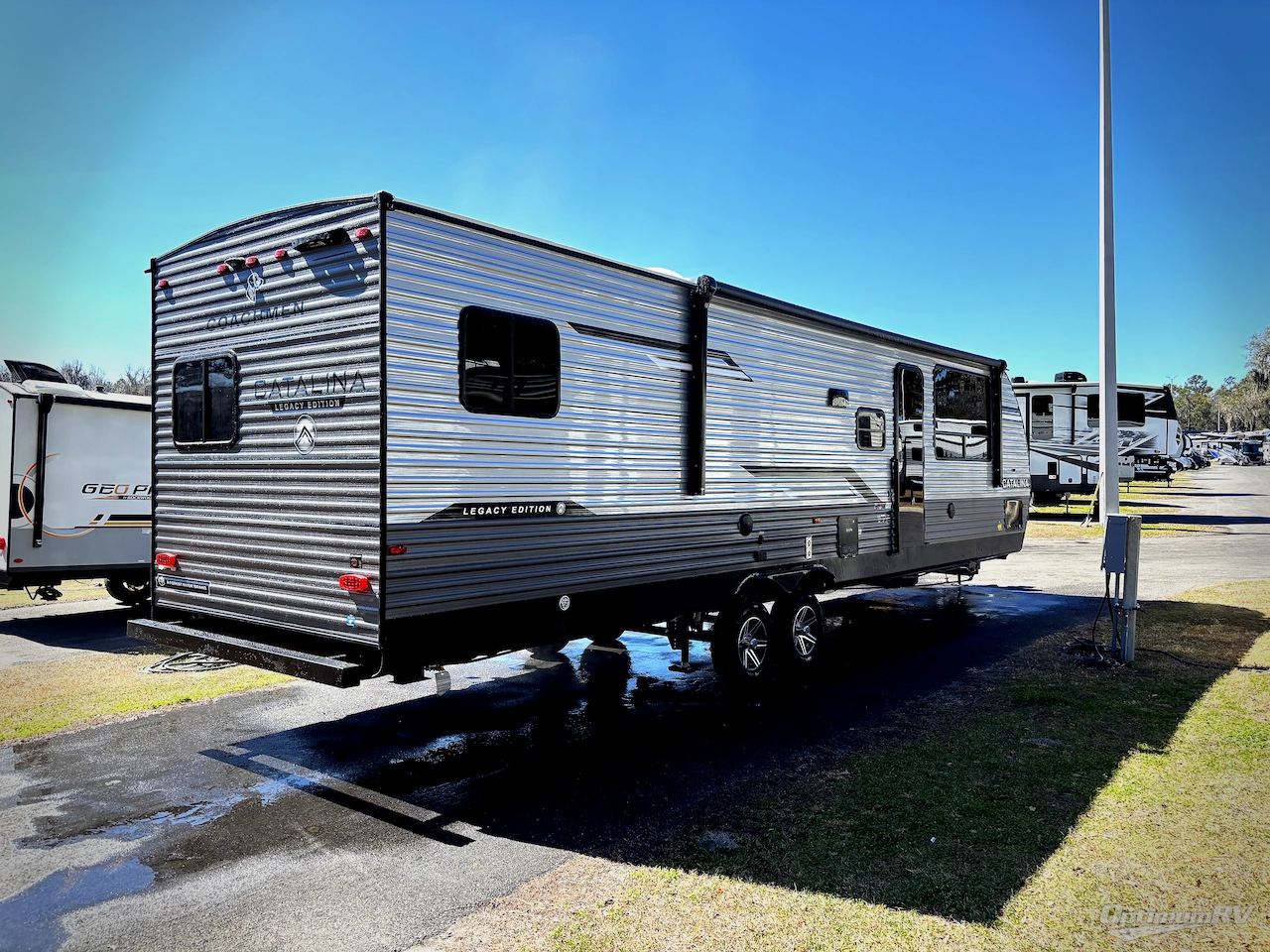 2026 Coachmen Catalina Legacy Edition 343BHTS Photo 2