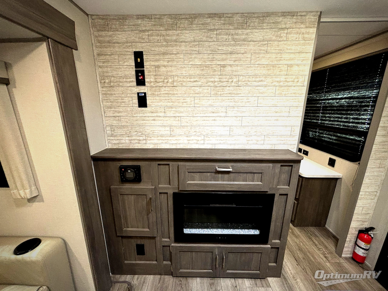 2026 Coachmen Catalina Legacy Edition 343BHTS Photo 13