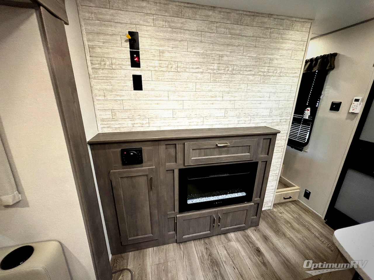 2026 Coachmen Catalina Legacy Edition 333DBDS Photo 11