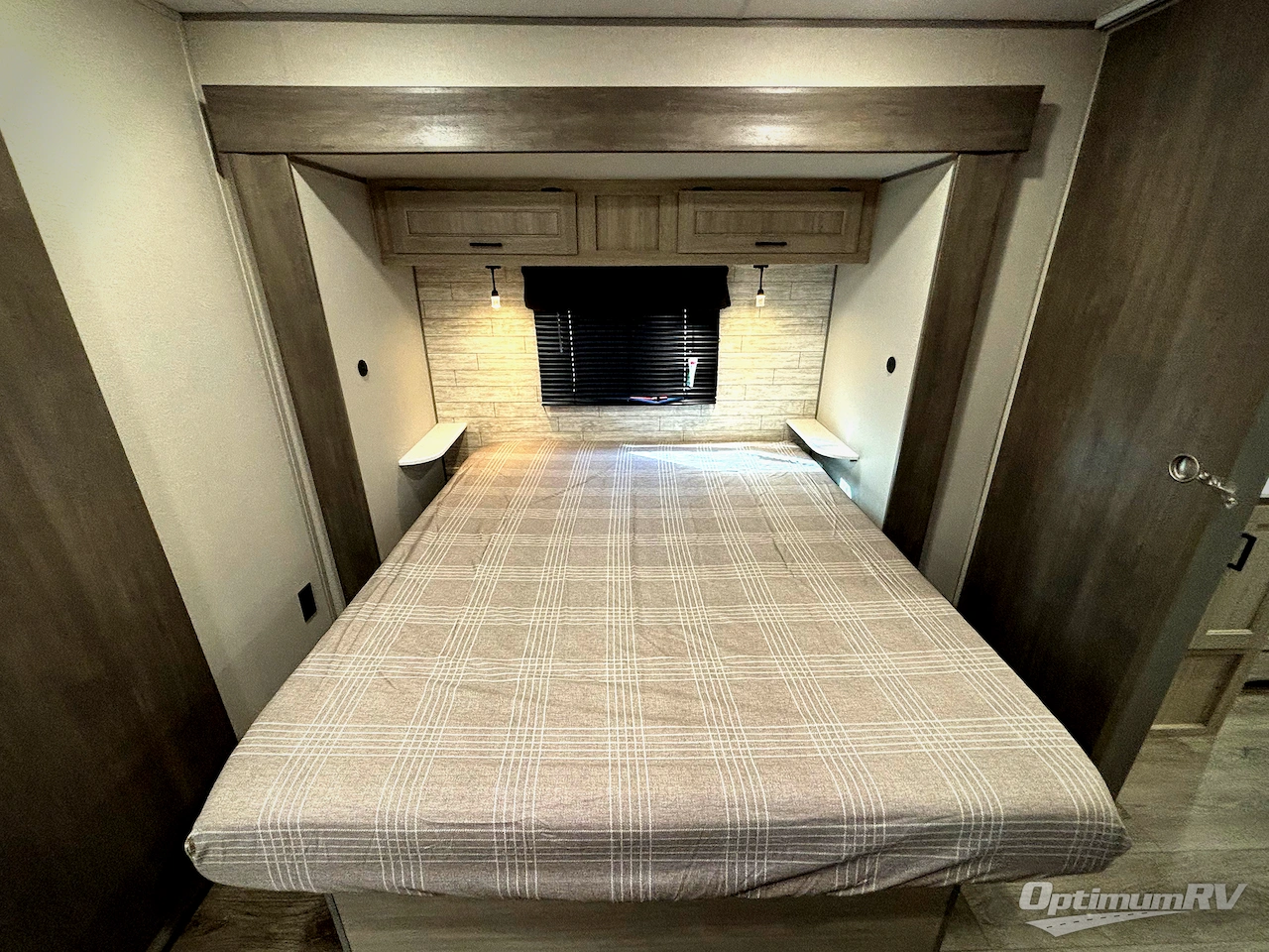 2026 Coachmen Catalina Legacy Edition 333DBDS Photo 18