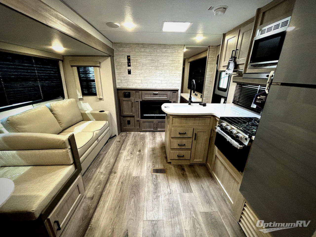 2026 Coachmen Catalina Legacy Edition 343BHTS Photo 5