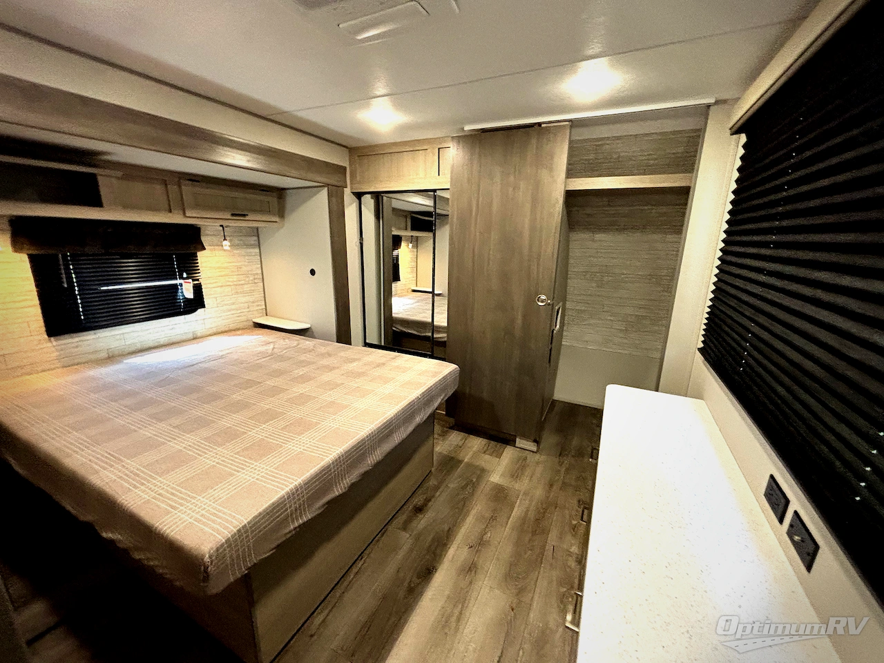 2026 Coachmen Catalina Legacy Edition 343BHTS Photo 7