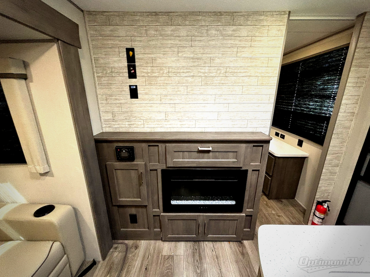 2026 Coachmen Catalina Legacy Edition 343BHTS Photo 13