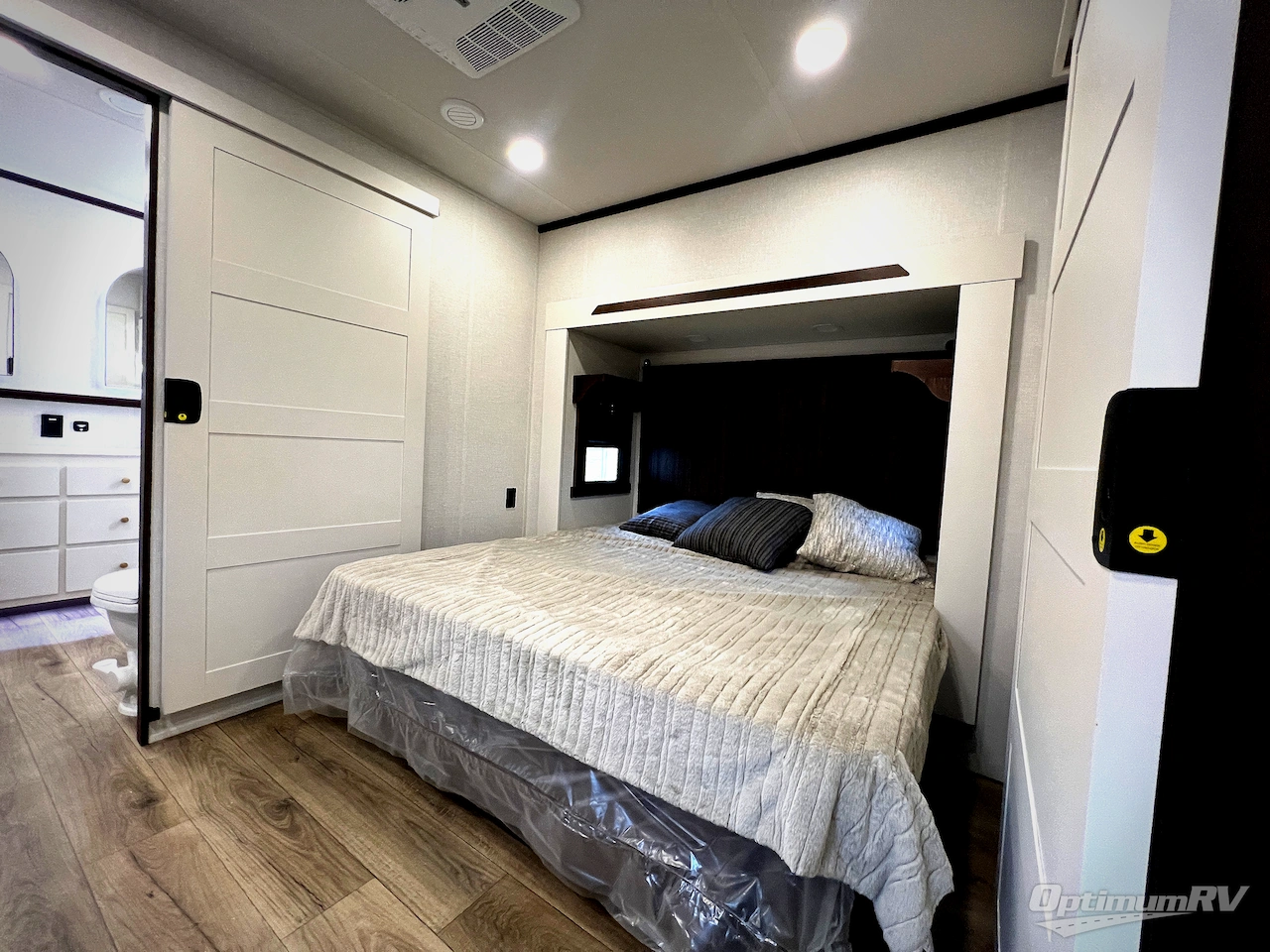 2027 Forest River Cedar Creek 398FL Photo 17