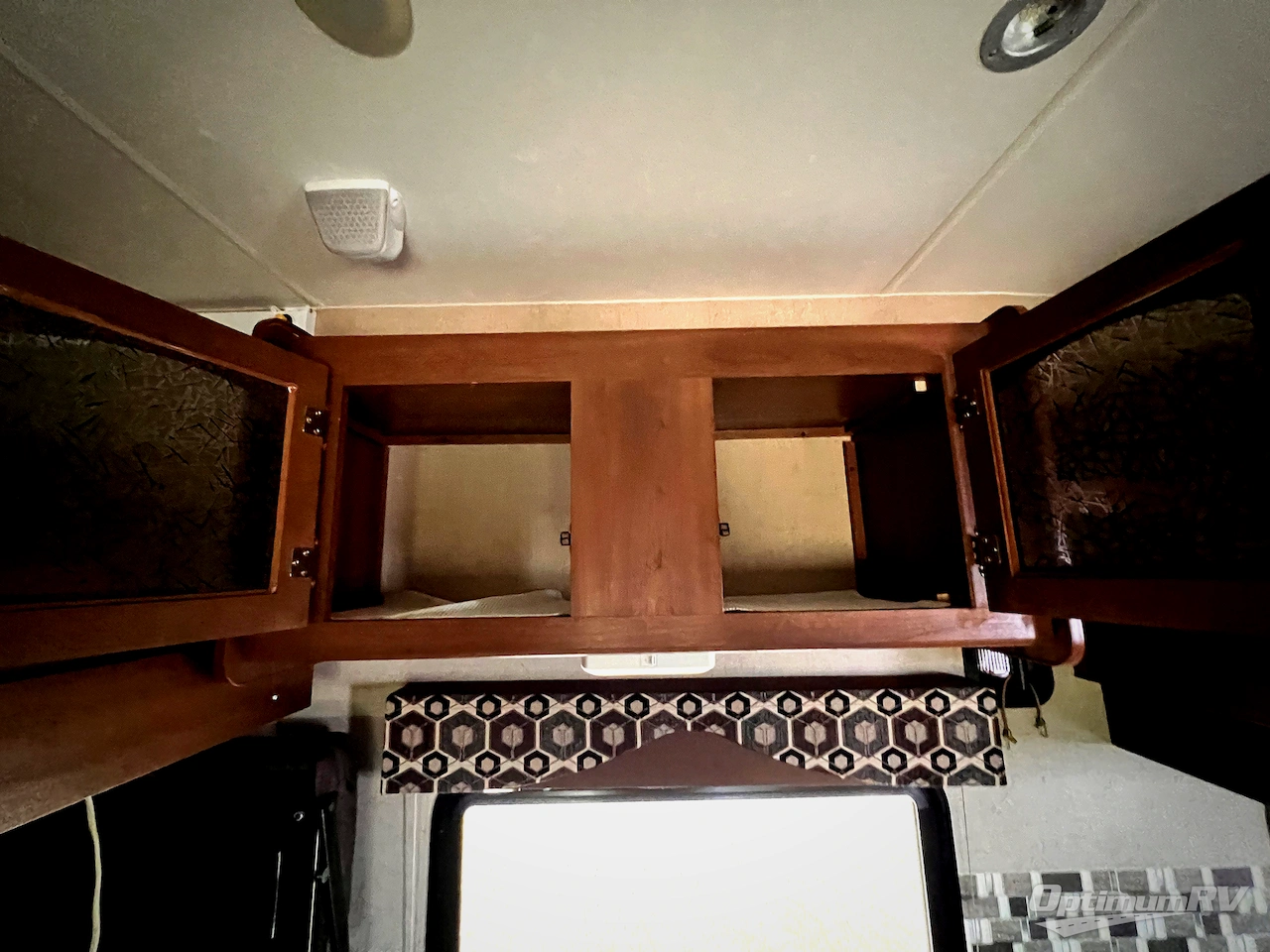 2015 Coachmen Freedom Express 271BL Photo 14