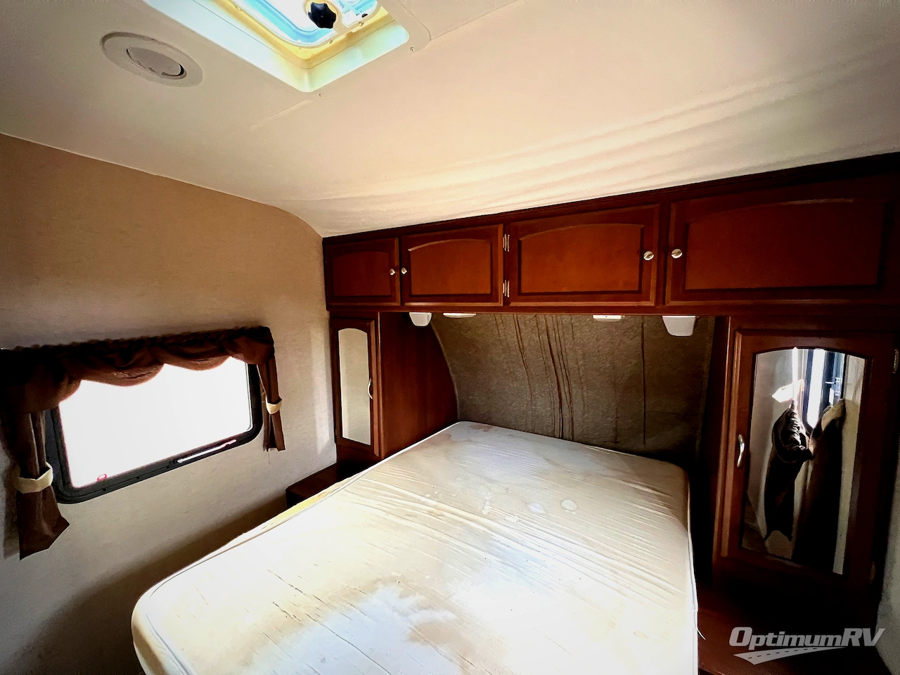2015 Coachmen Freedom Express 271BL Photo 18
