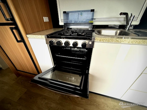 2024 Black Series Camper HQ Series HQ19 RV Photo 4