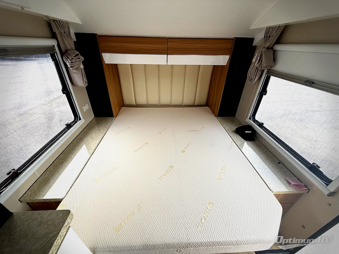 2024 Black Series Camper HQ Series HQ19 Photo 6