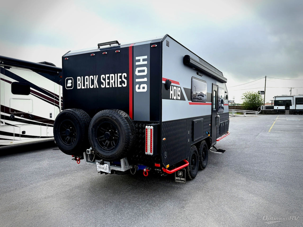 2024 Black Series Camper HQ Series HQ19 Photo 4