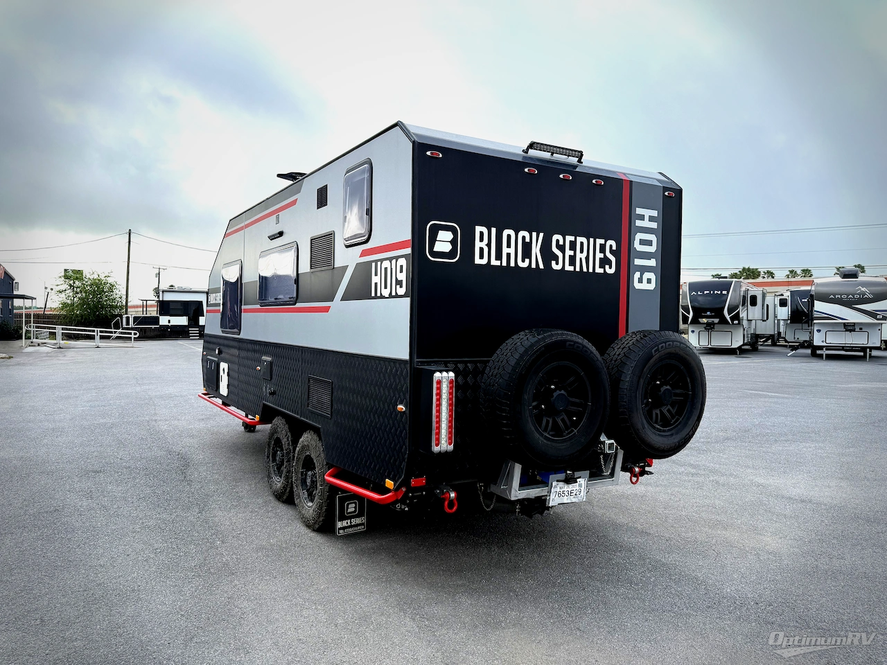 2024 Black Series Camper HQ Series HQ19 Photo 3