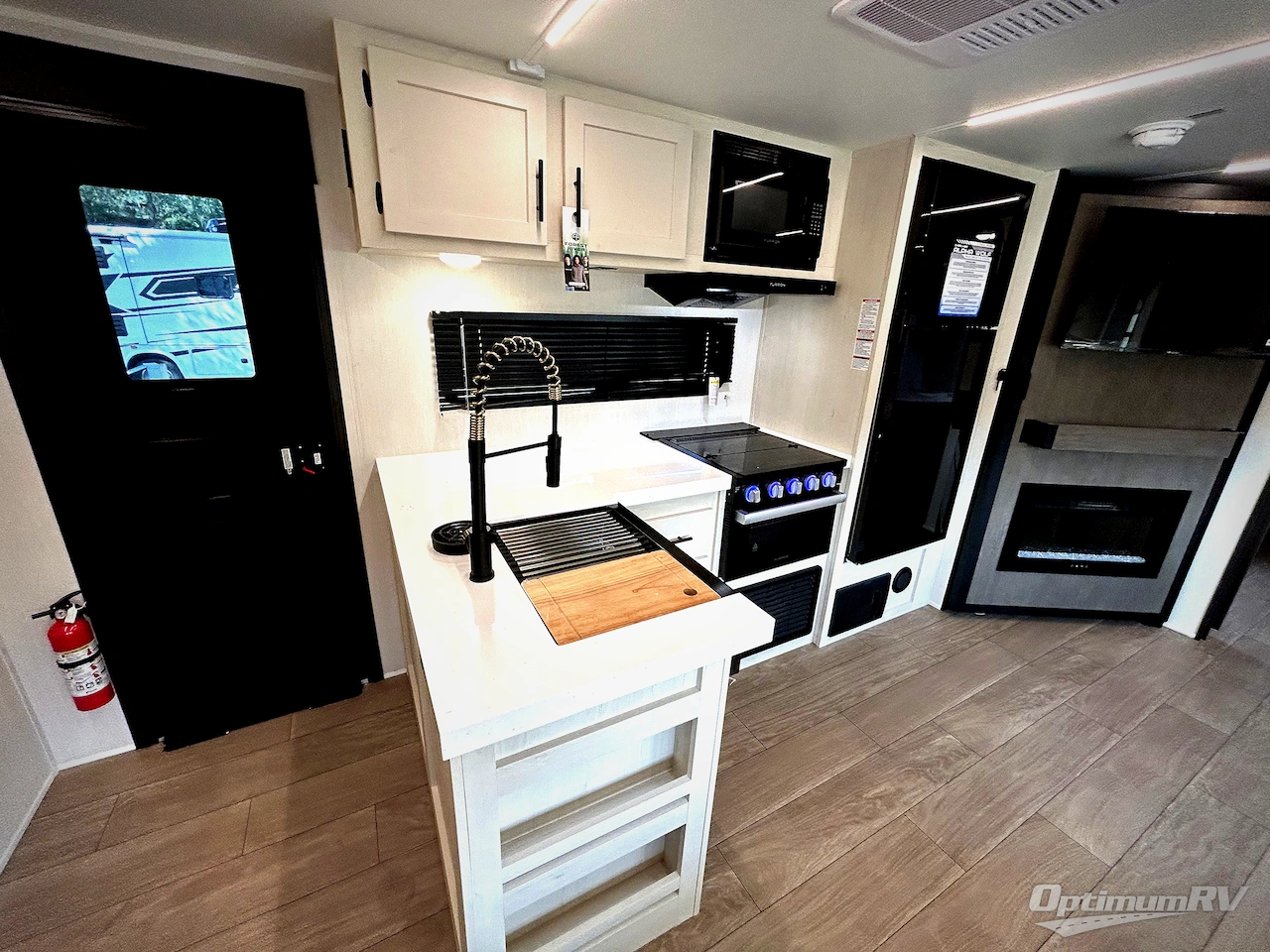 2026 Forest River Cherokee Alpha Wolf 29TB Photo 8