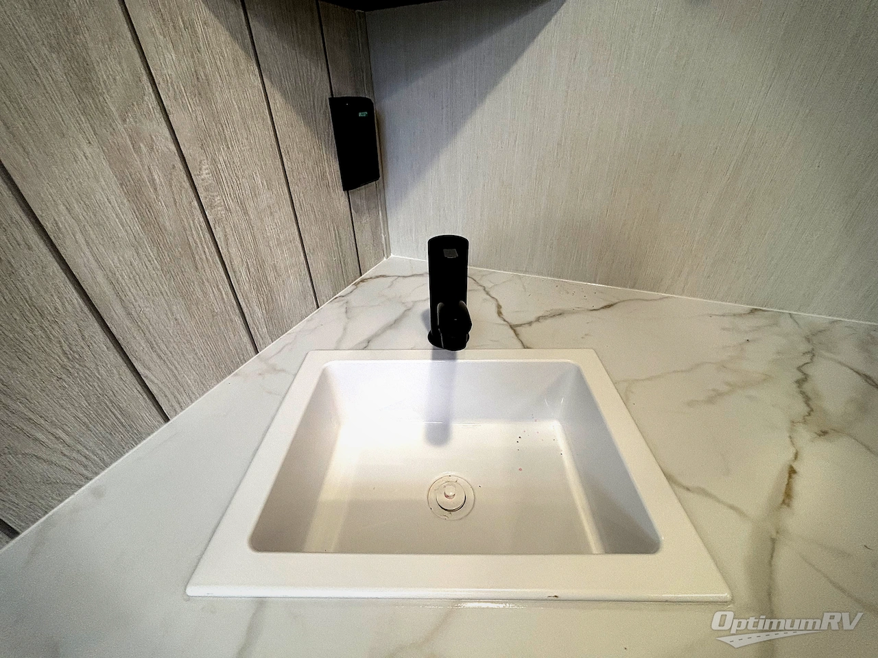 2026 Forest River Cherokee Alpha Wolf 29TB Photo 10