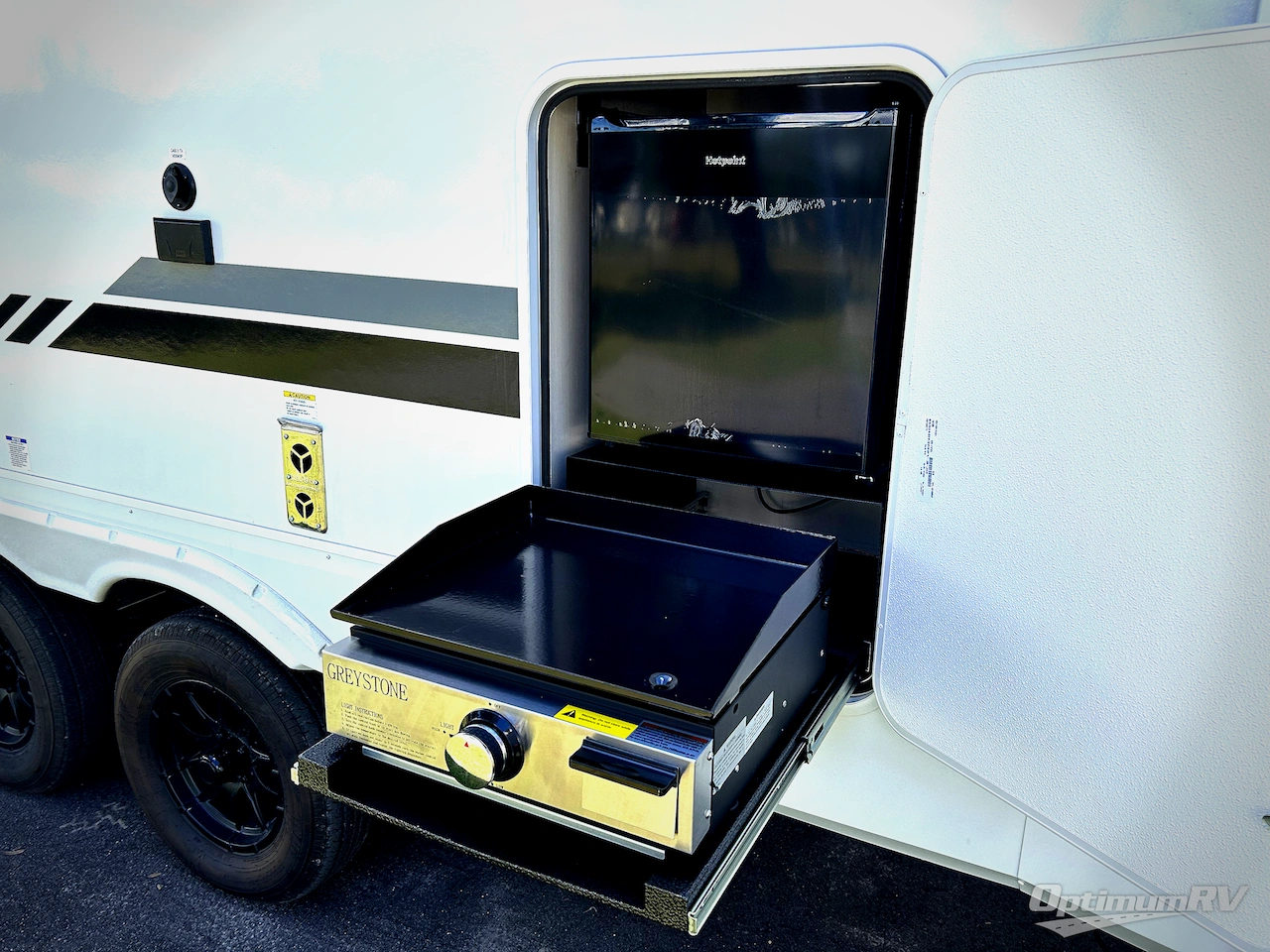 2026 Forest River Cherokee Alpha Wolf 22SW Photo 15